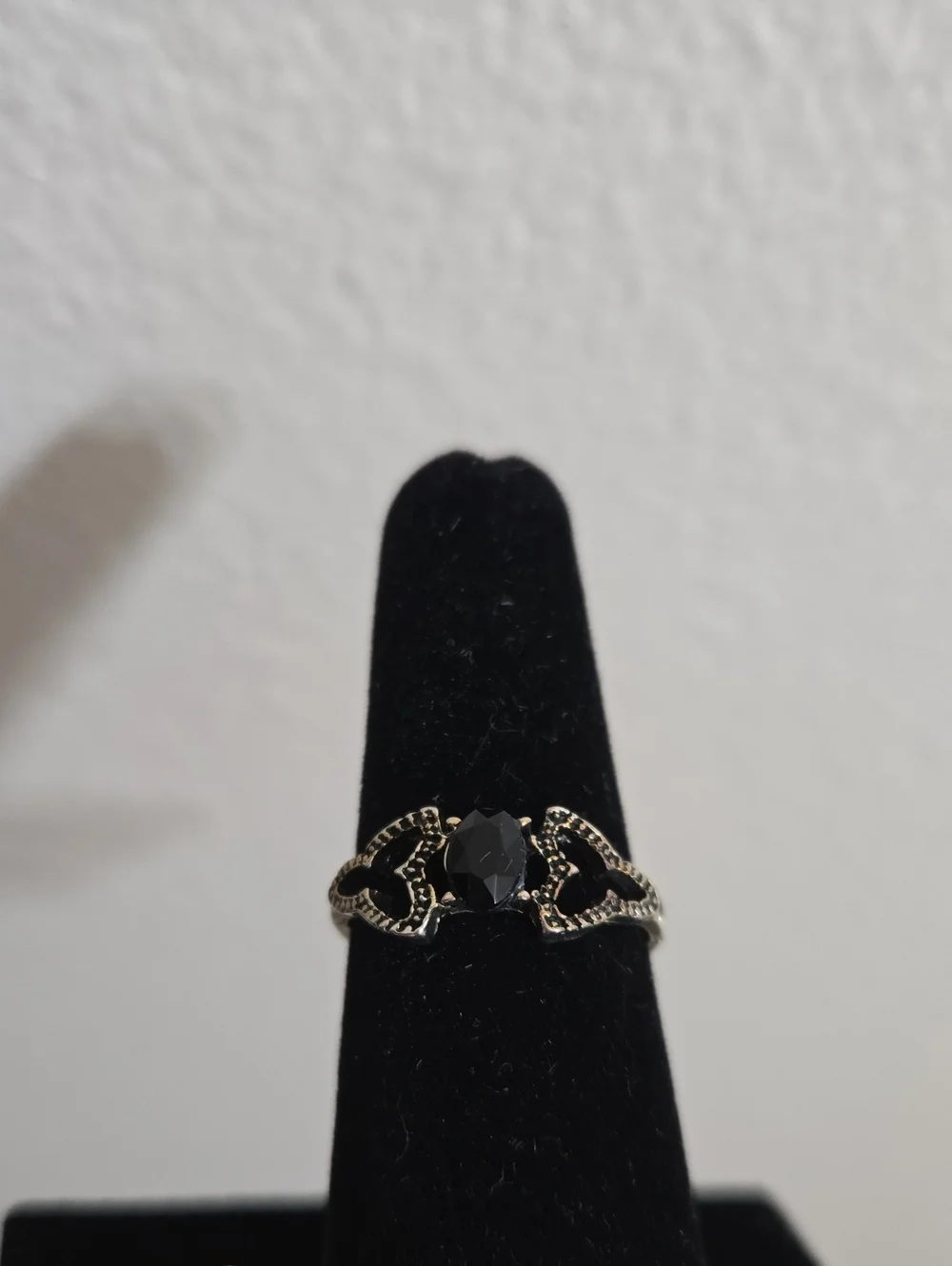 Black Gemstone Silver Heart Ring - Unbranded.Size 6.